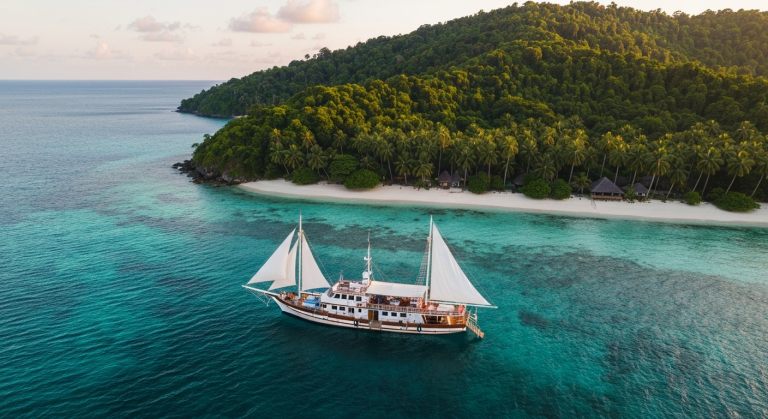 Comparing Bali vs. Raja Ampat for Your Private Yacht Honeymoon Indonesia